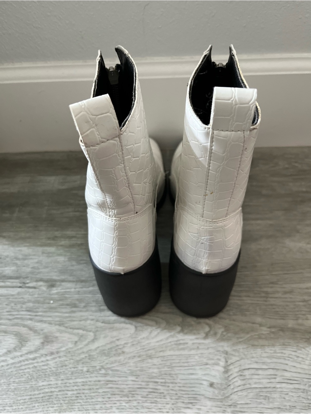 Miss Selfridge Abbi off white croc pu zip boots - Picture 5 of 10